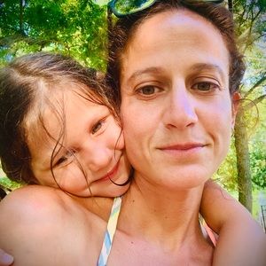 Meet your Posher, Adina